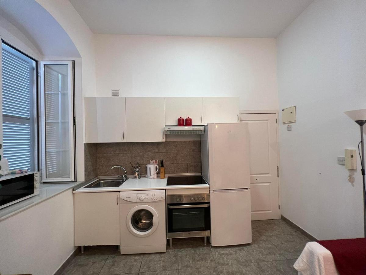 Quirky 1Br Just Off Main Street Prime Location Appartement Gibraltar Buitenkant foto