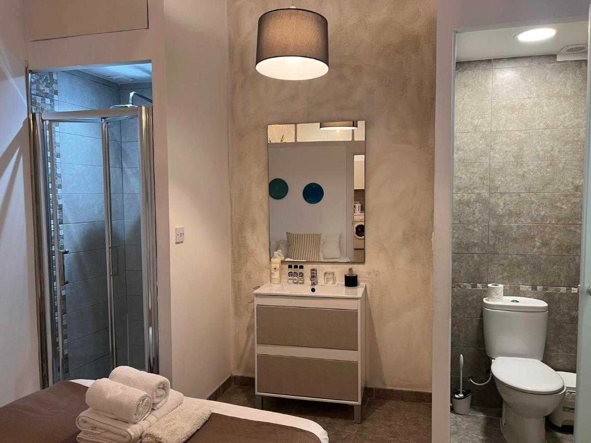 Quirky 1Br Just Off Main Street Prime Location Appartement Gibraltar Buitenkant foto