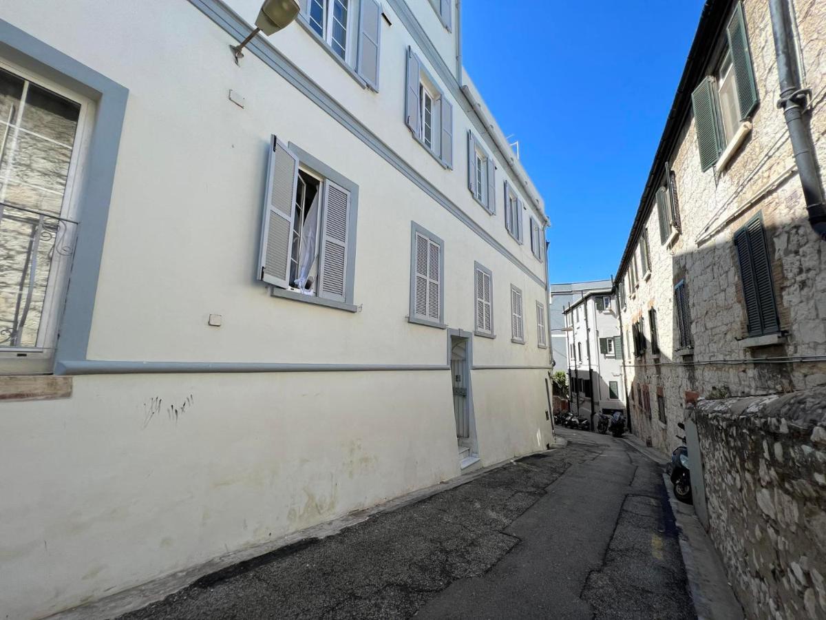 Quirky 1Br Just Off Main Street Prime Location Appartement Gibraltar Buitenkant foto
